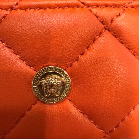 VERSACE Coral Quilted 100% Leather Card Holder Medusa BRAND NEW W/ Box Dust Bag - Picture 4 of 15